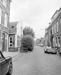 54106 Gezicht in de Bolstraat te Utrecht met de huizen nrs. 15-hoger aan de noordwestelijke straatwand, uit het ...